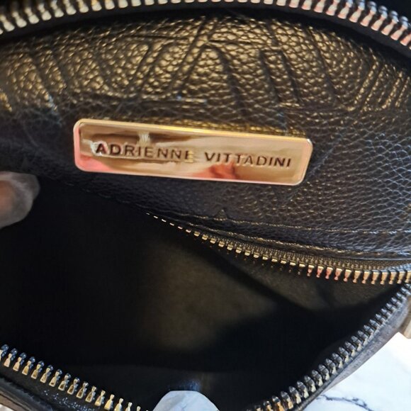 Adrienne Vittadini AV Borsetta Collection Sling Bag Handbag Black Gold NWT - Picture 11 of 15